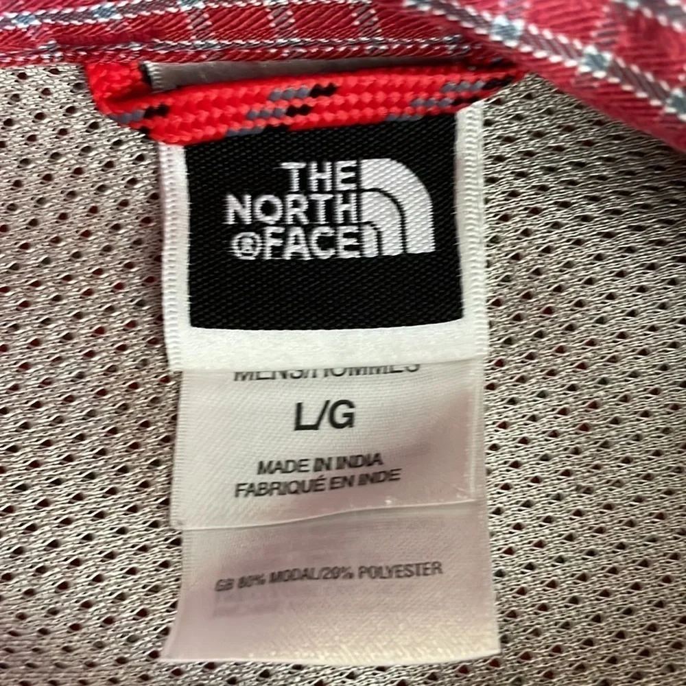 THE North Face Button Down Shirt Size Large